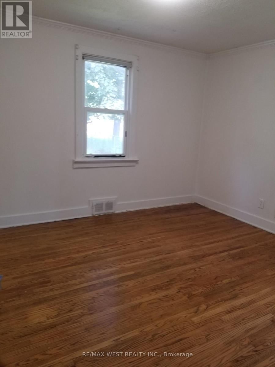 43 BEACHELL  (MAIN) STREET Image 16