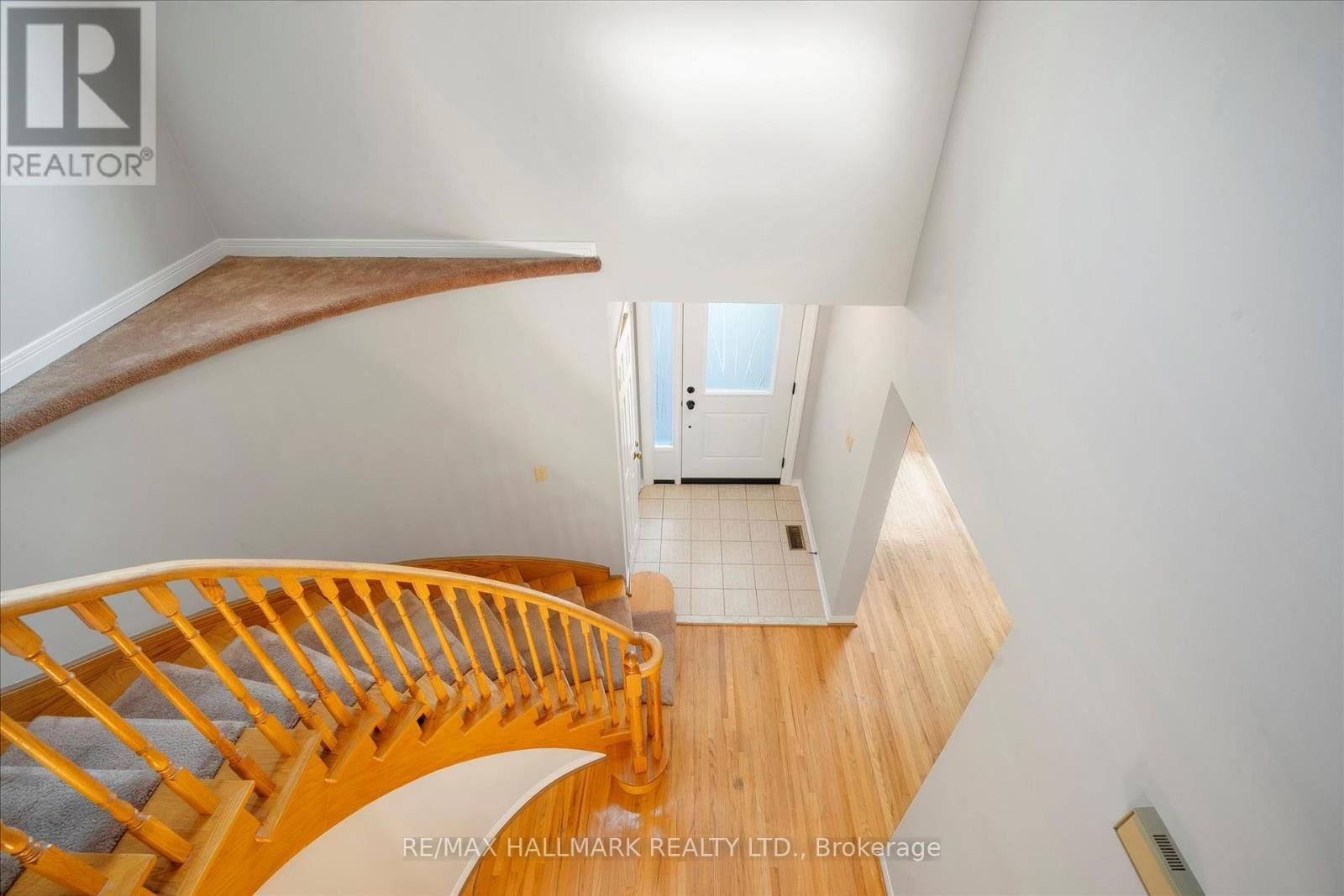 16 DARTMOOR DRIVE WEST Image 32