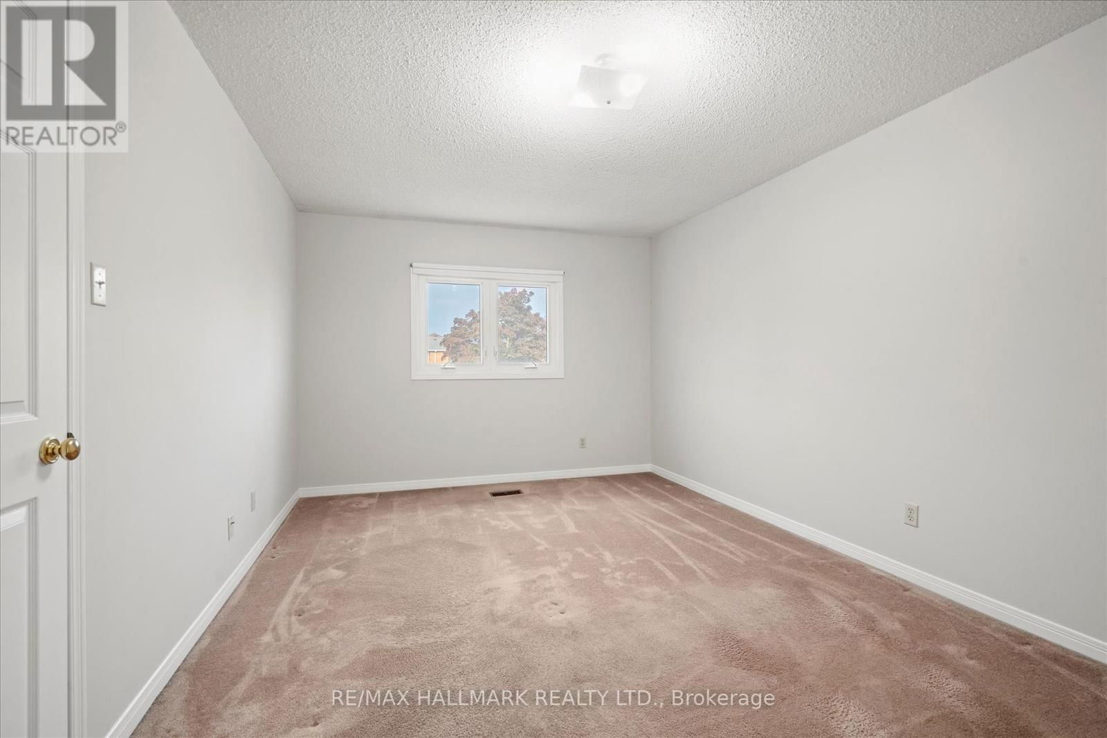 16 DARTMOOR DRIVE WEST Image 33