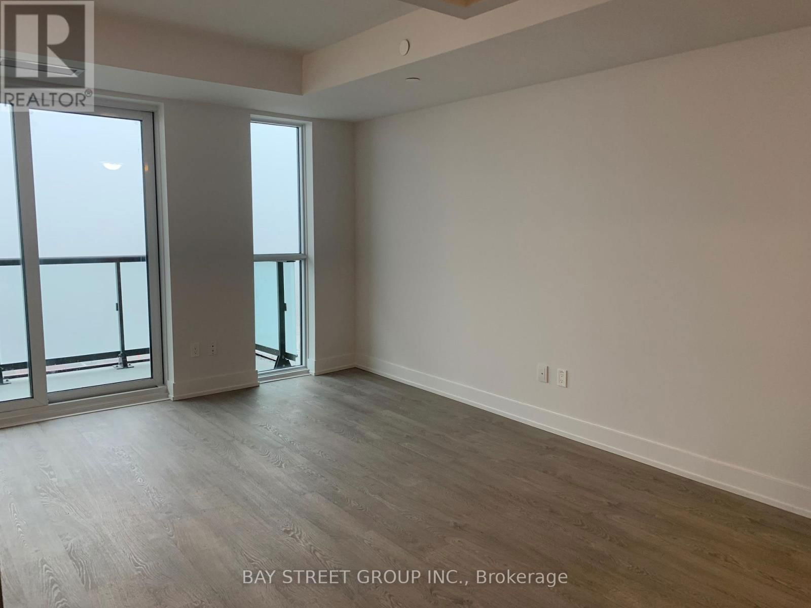 602 - 2550 SIMCOE STREET NORTH Image 1