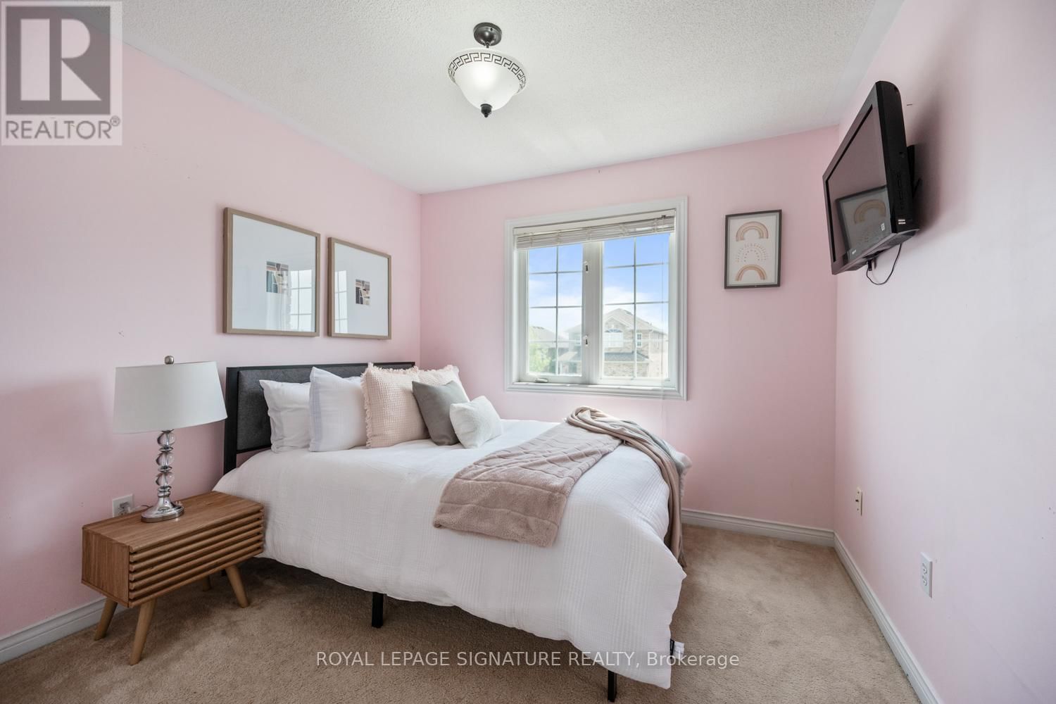 6 LUROSA CRESCENT Image 18