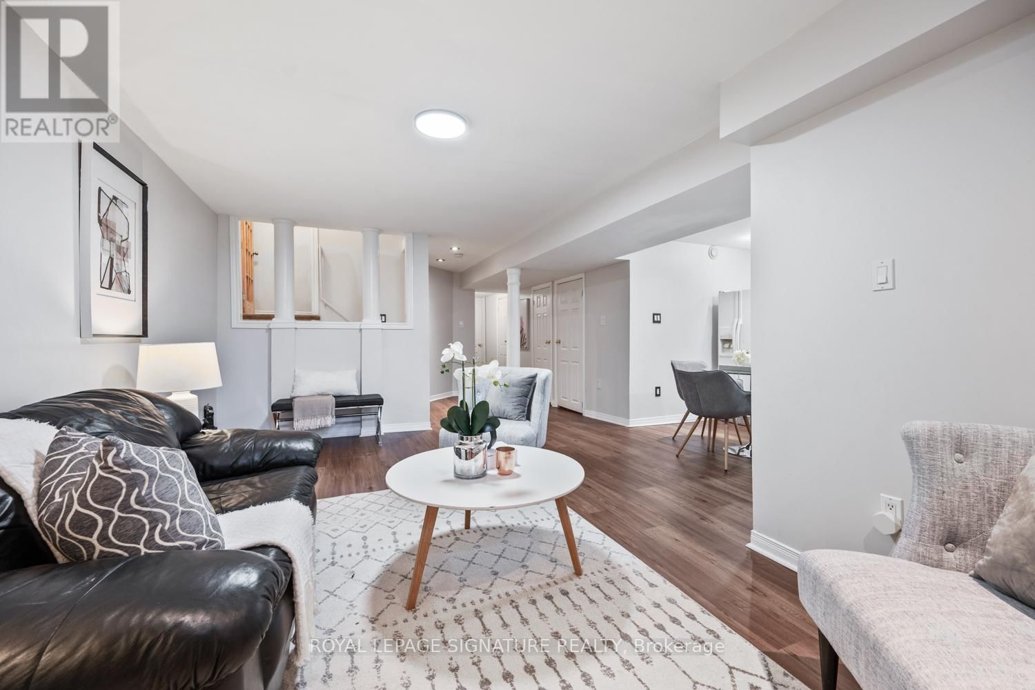 6 LUROSA CRESCENT Image 23