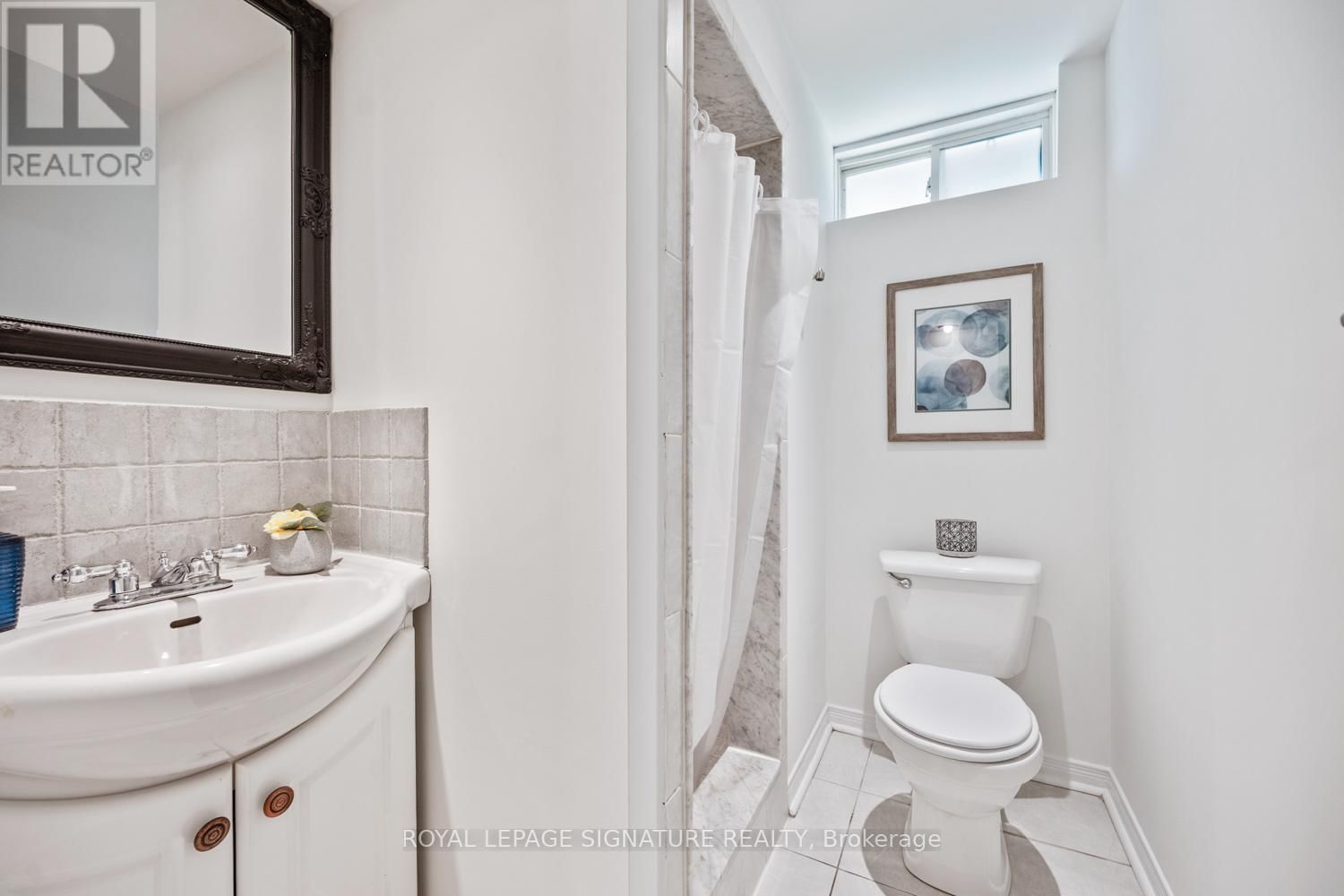 6 LUROSA CRESCENT Image 26
