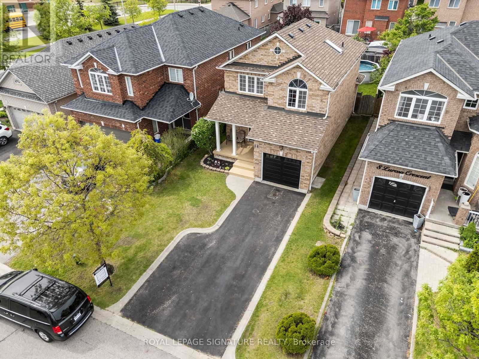 6 LUROSA CRESCENT Image 27