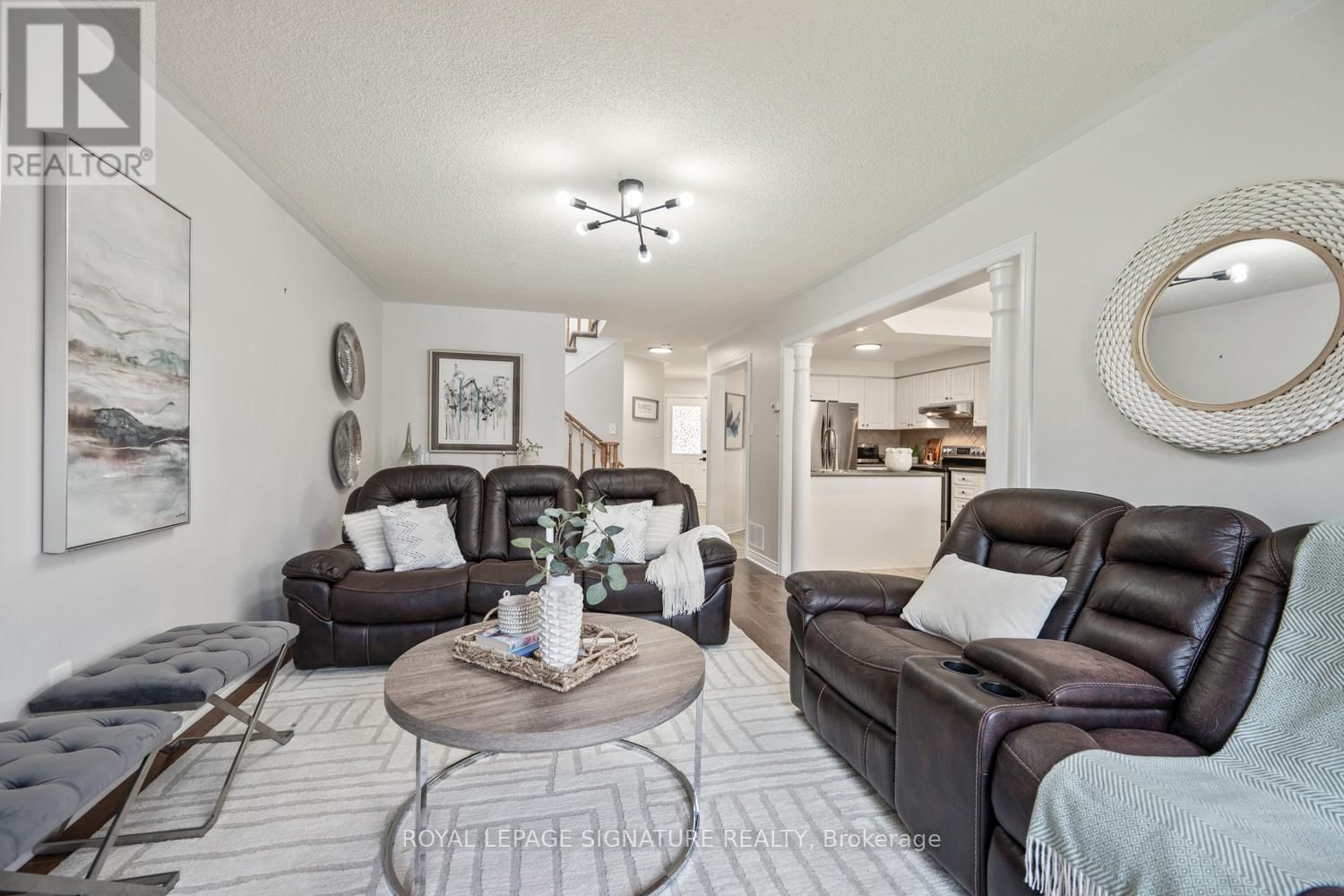 6 LUROSA CRESCENT Image 6
