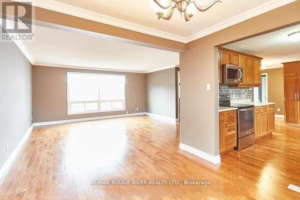604 KENT STREET Image 10