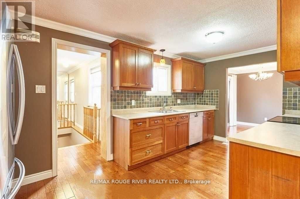 604 KENT STREET Image 11