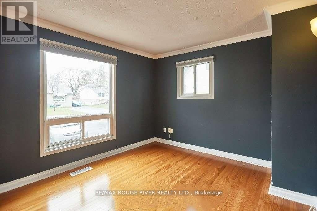 604 KENT STREET Image 14