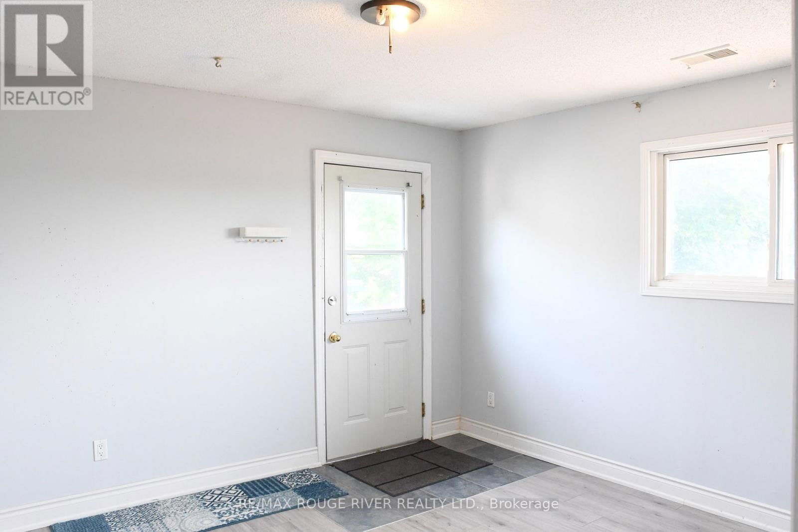 604 KENT STREET Image 18
