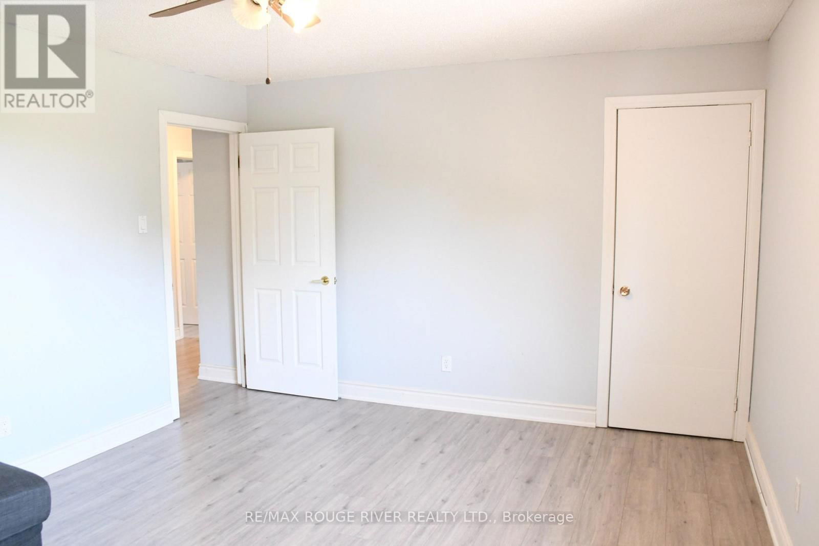 604 KENT STREET Image 20