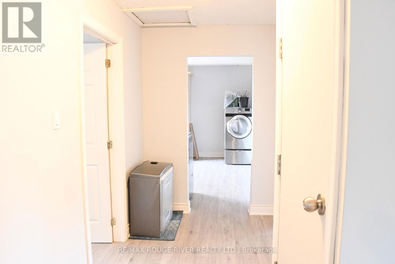 604 KENT STREET Image 21