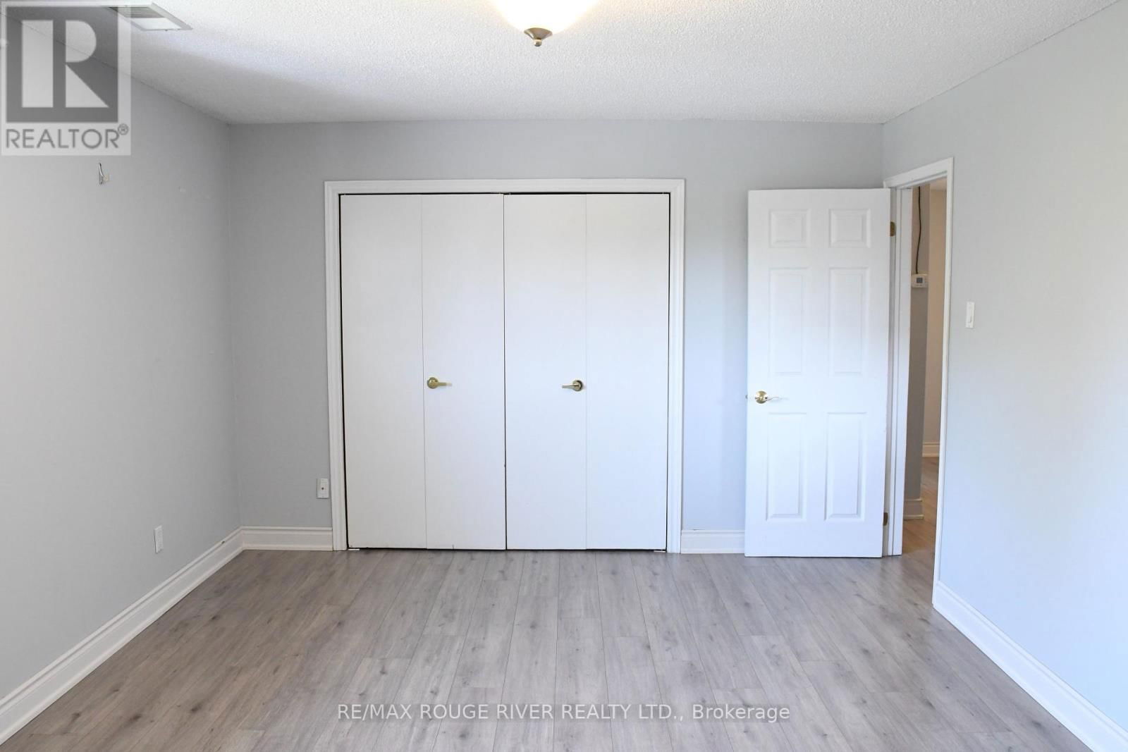 604 KENT STREET Image 25