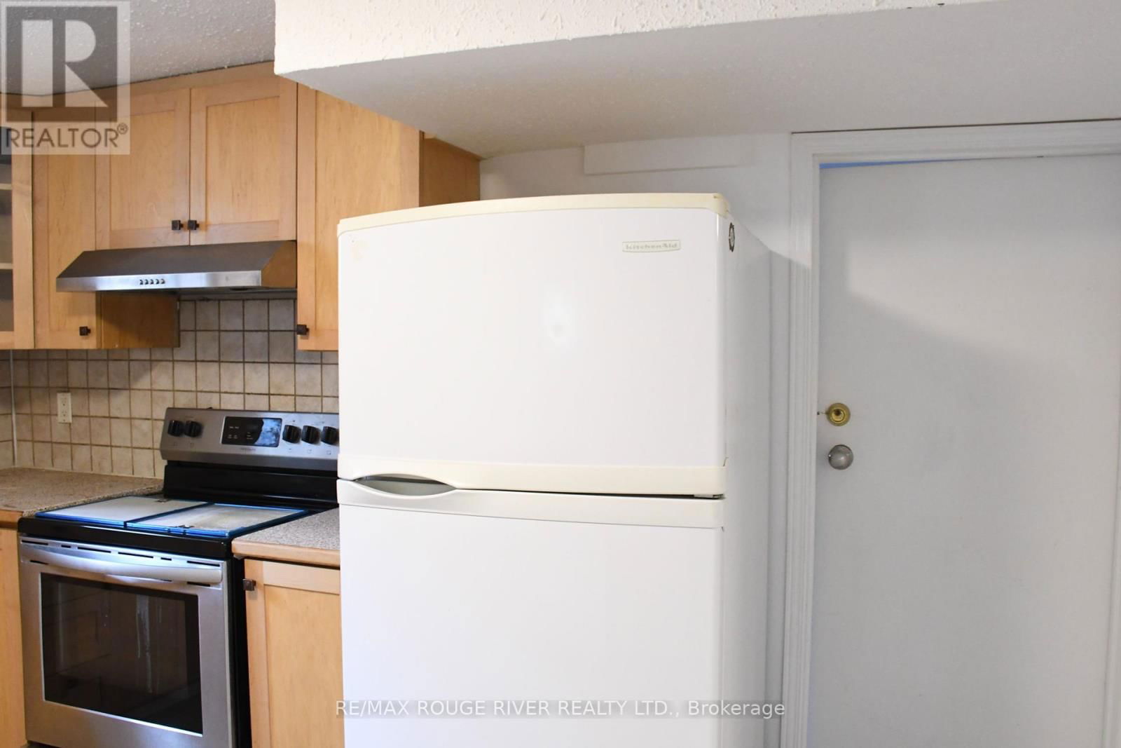 604 KENT STREET Image 34
