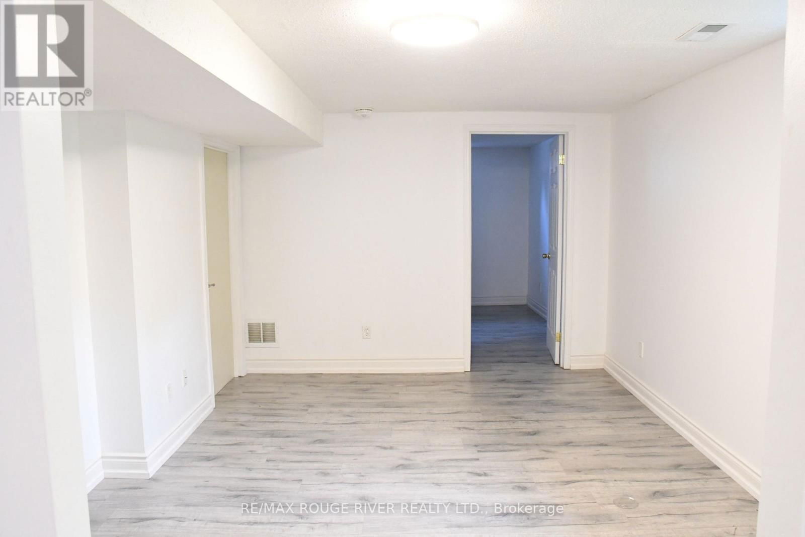 604 KENT STREET Image 35