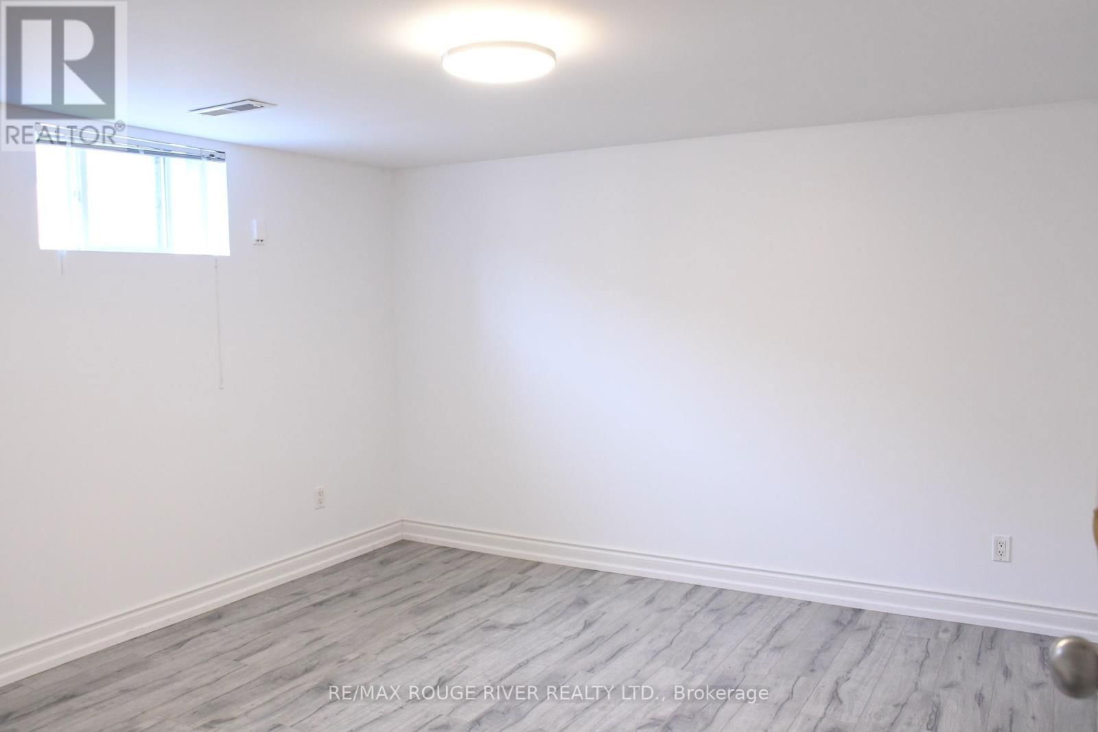 604 KENT STREET Image 38