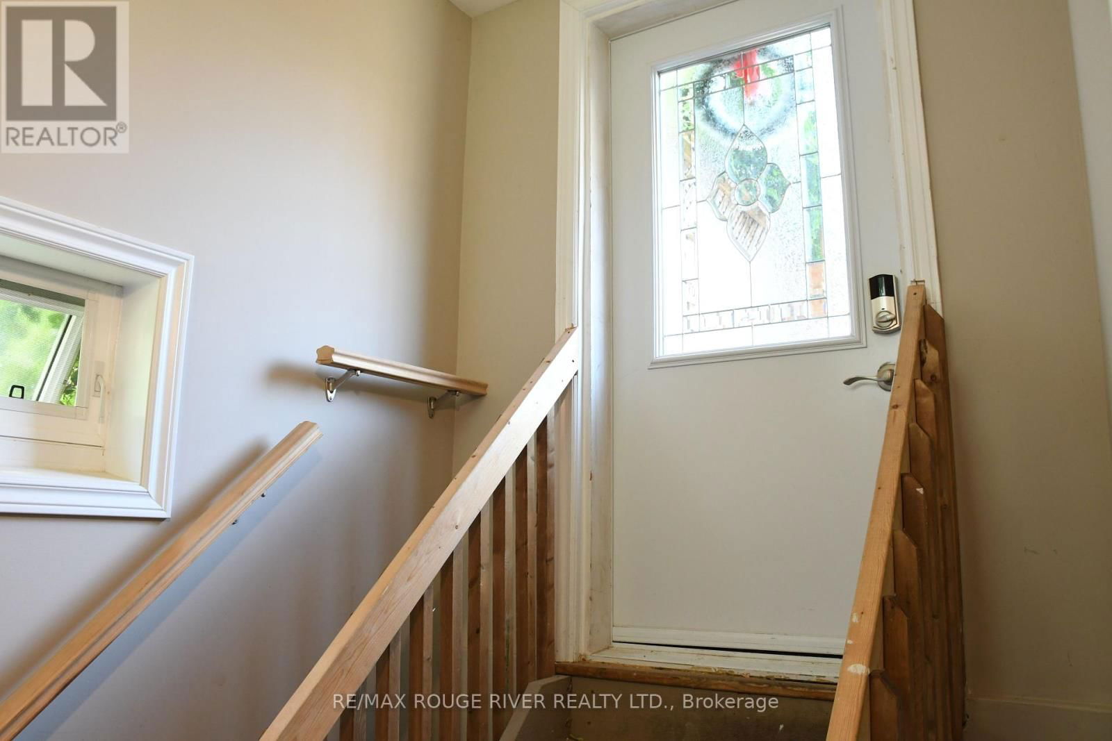 604 KENT STREET Image 40