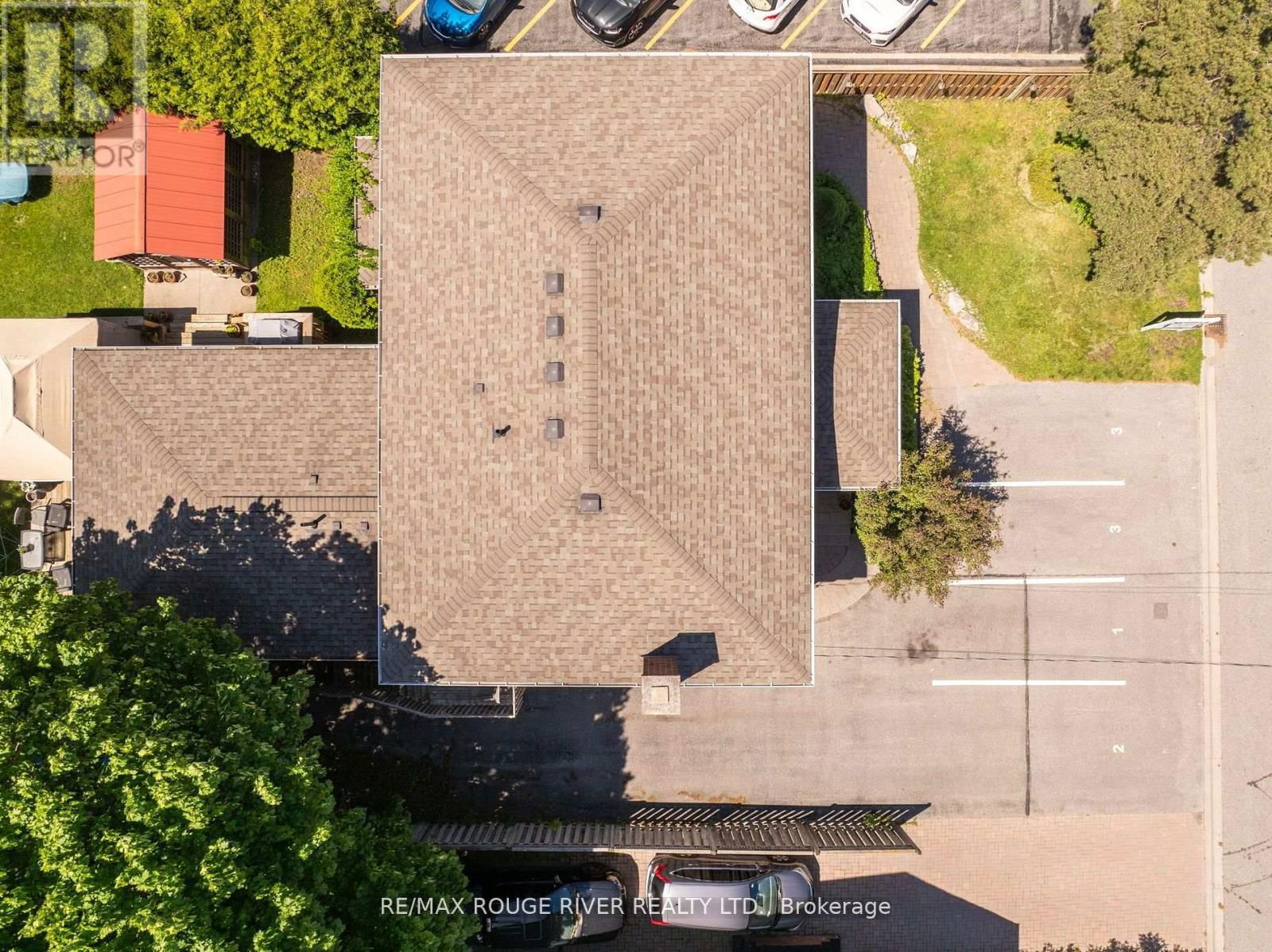 604 KENT STREET Image 7