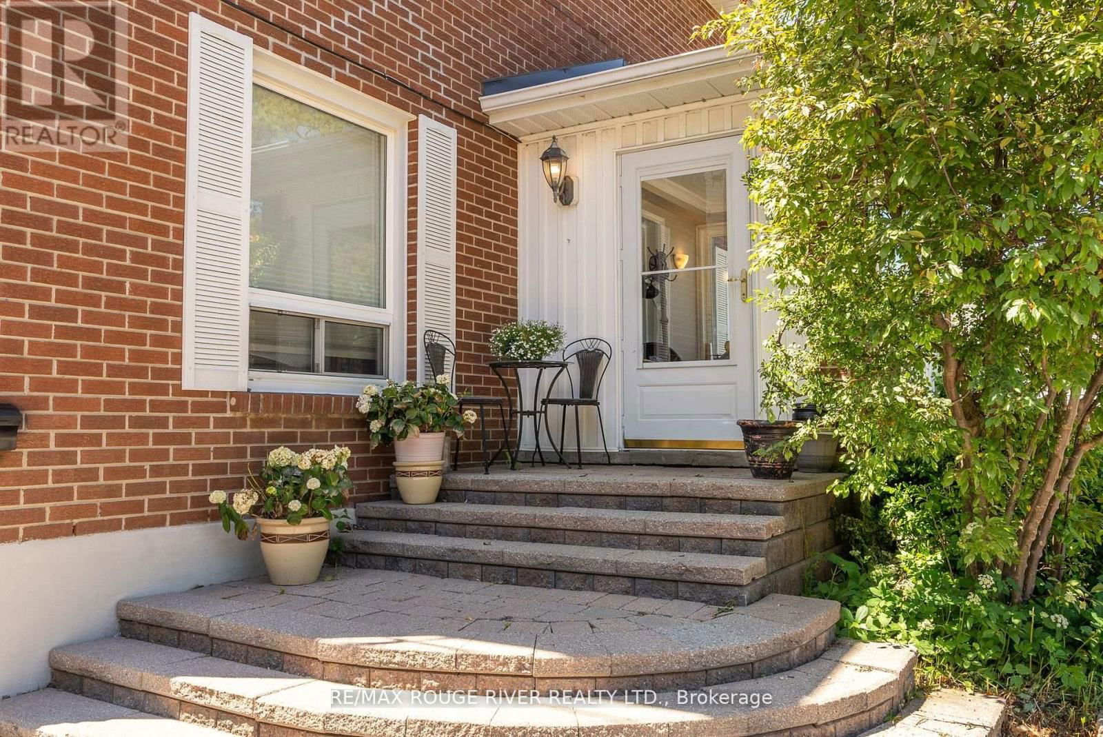604 KENT STREET Image 8