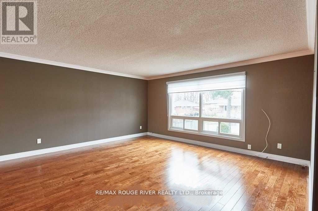 604 KENT STREET Image 9