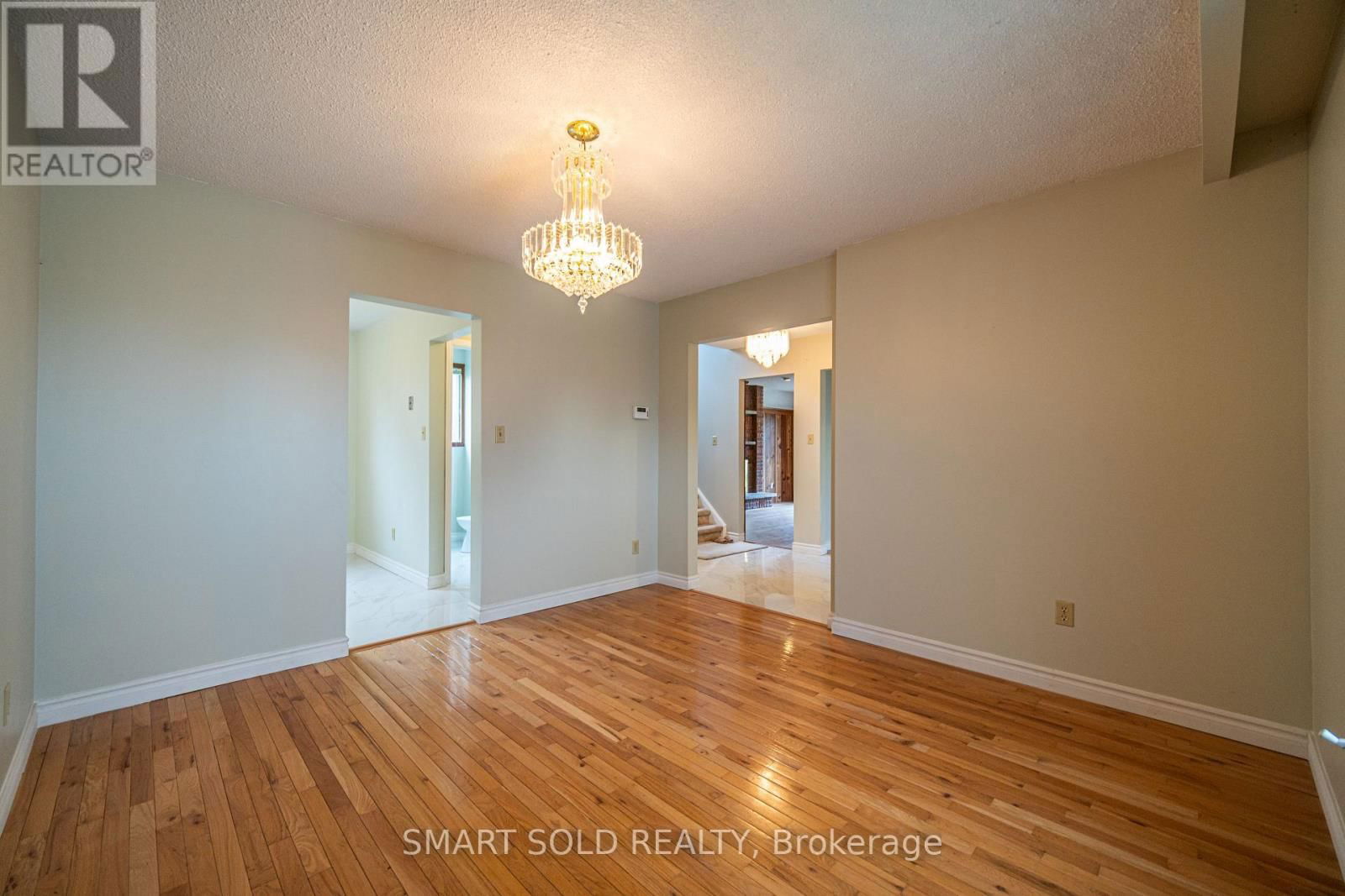 217 WAVERLY STREET NORTH Image 17