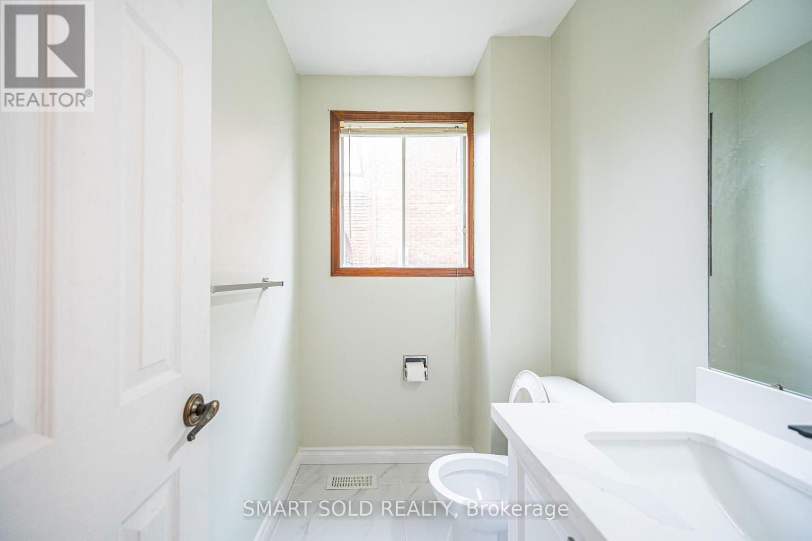 217 WAVERLY STREET NORTH Image 21