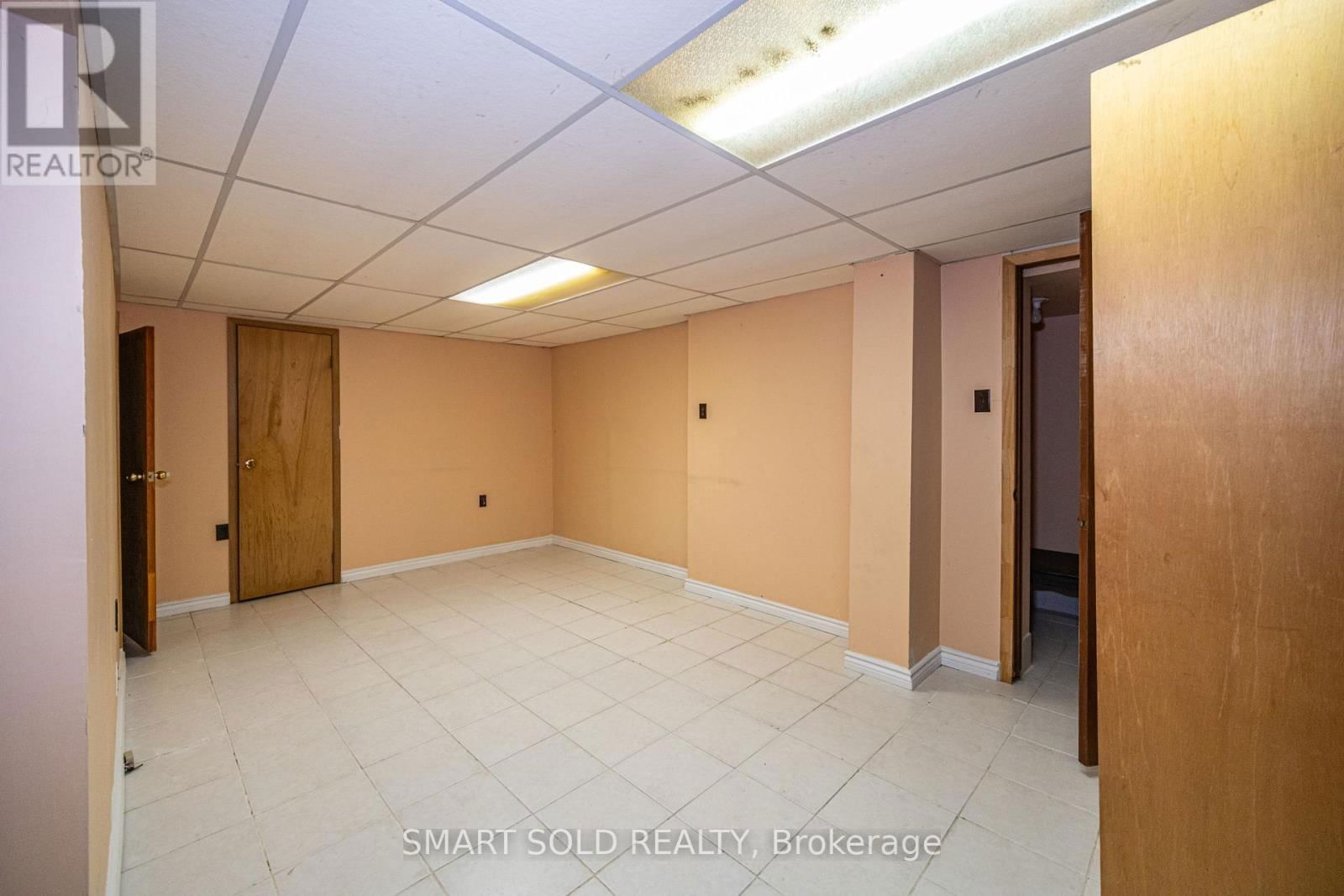 217 WAVERLY STREET NORTH Image 25