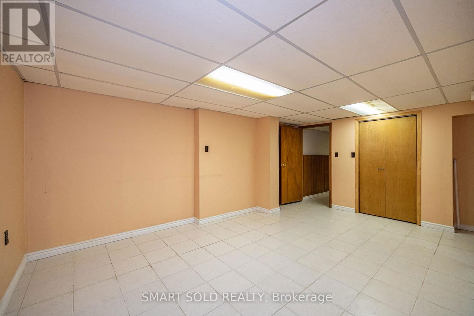 217 WAVERLY STREET NORTH Image 28