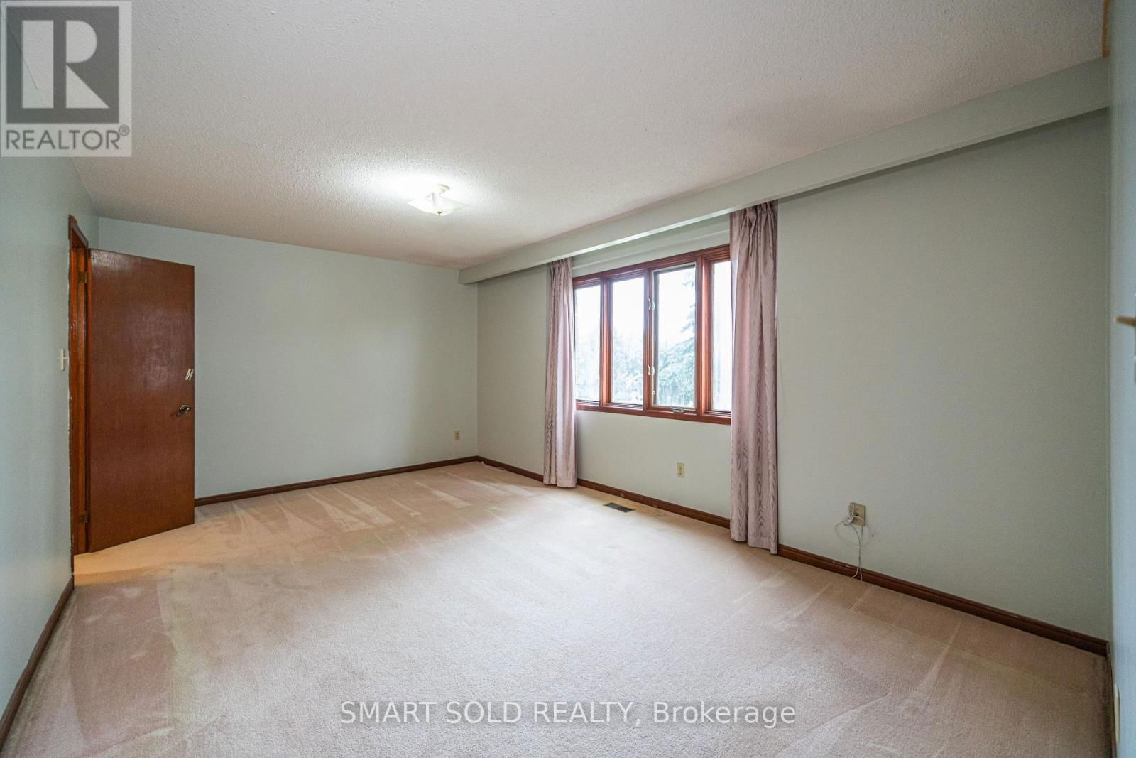 217 WAVERLY STREET NORTH Image 37