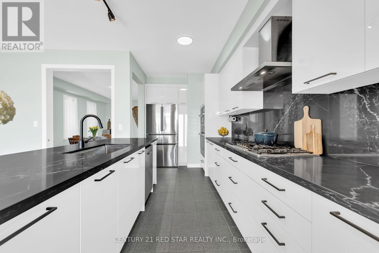 104 CLOSSON DRIVE Image 12