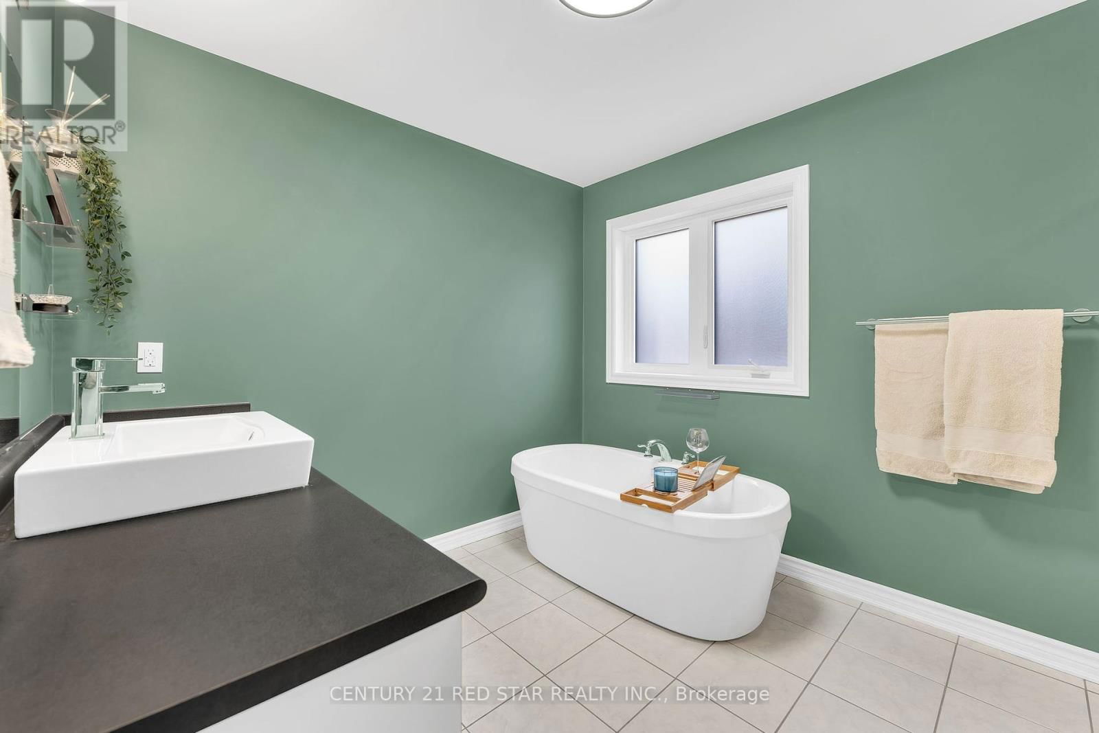 104 CLOSSON DRIVE Image 28