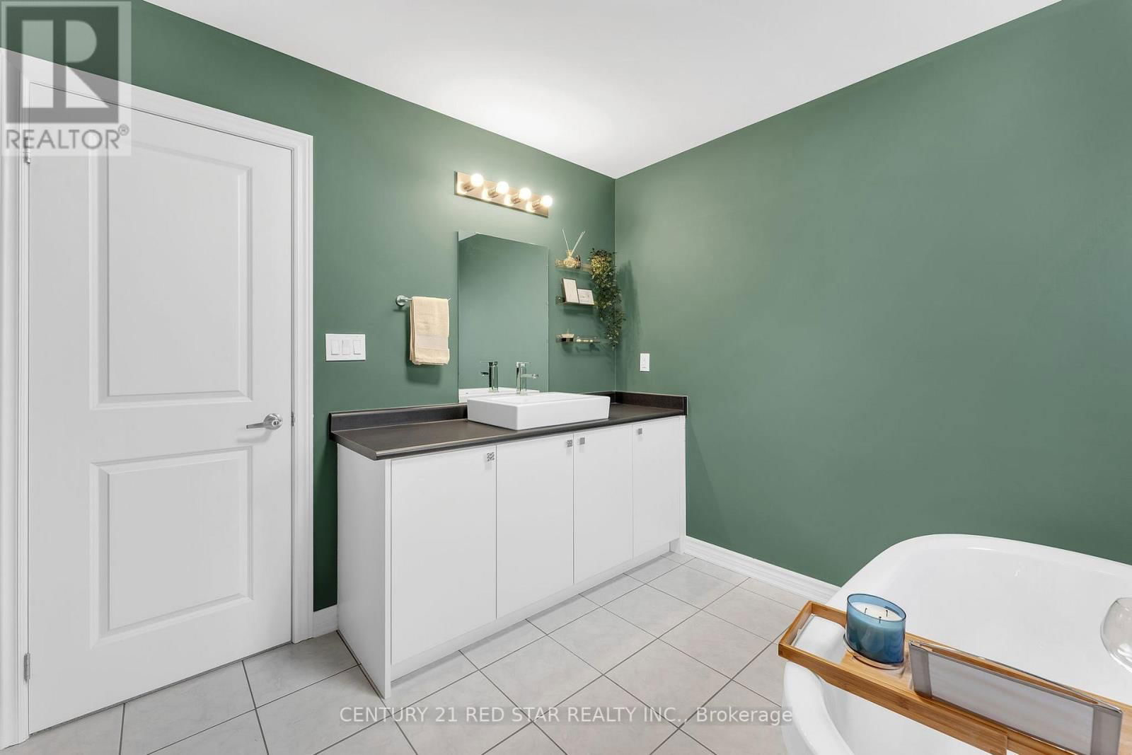 104 CLOSSON DRIVE Image 29