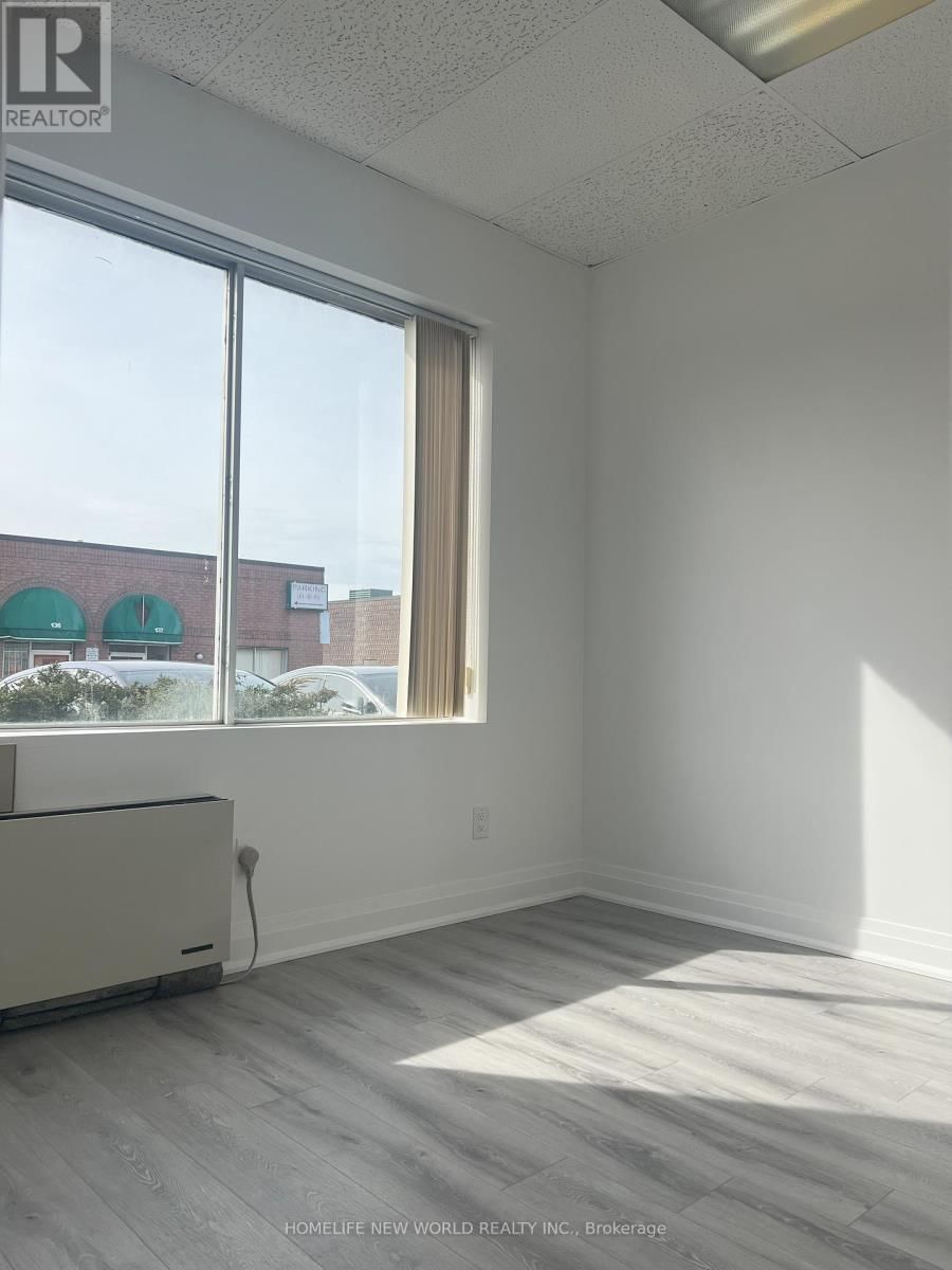219 - 50 SILVER STAR BOULEVARD Image 3