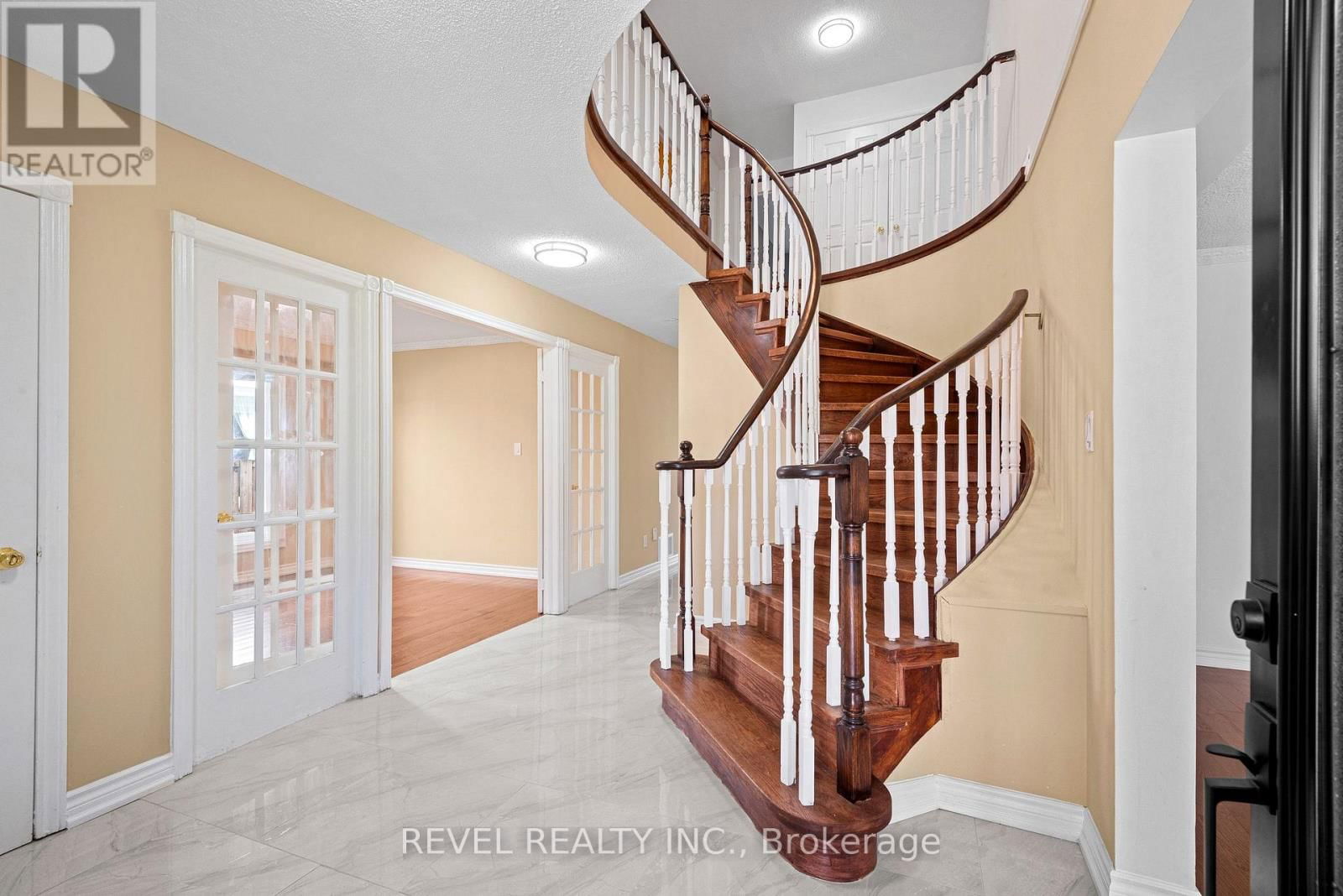 1005 SANDCLIFF DRIVE Image 3