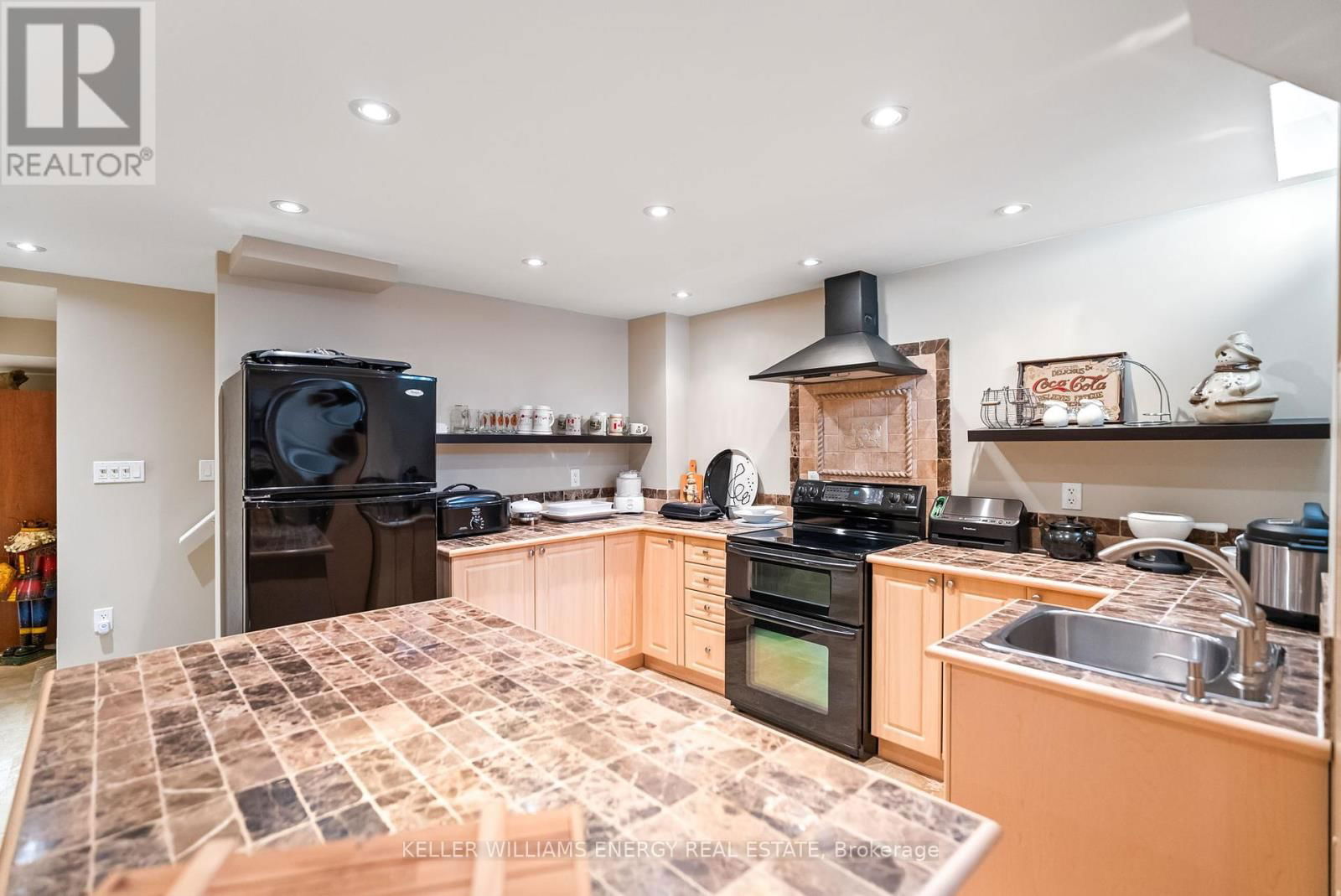 40 TORMINA BOULEVARD Image 34