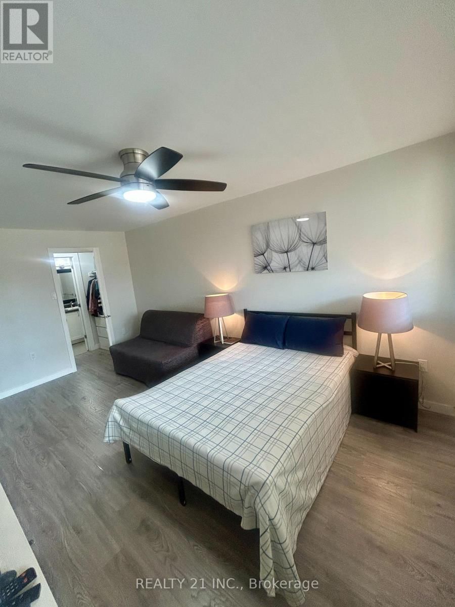 1078 - 100 MORNELLE COURT Image 22