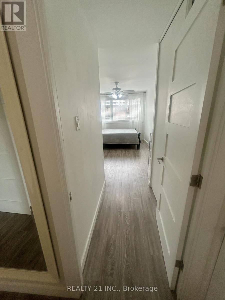 1078 - 100 MORNELLE COURT Image 27