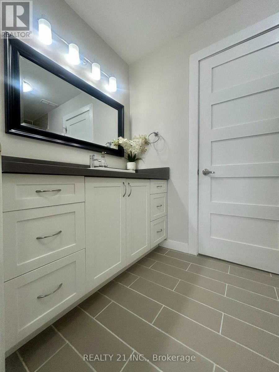1078 - 100 MORNELLE COURT Image 31