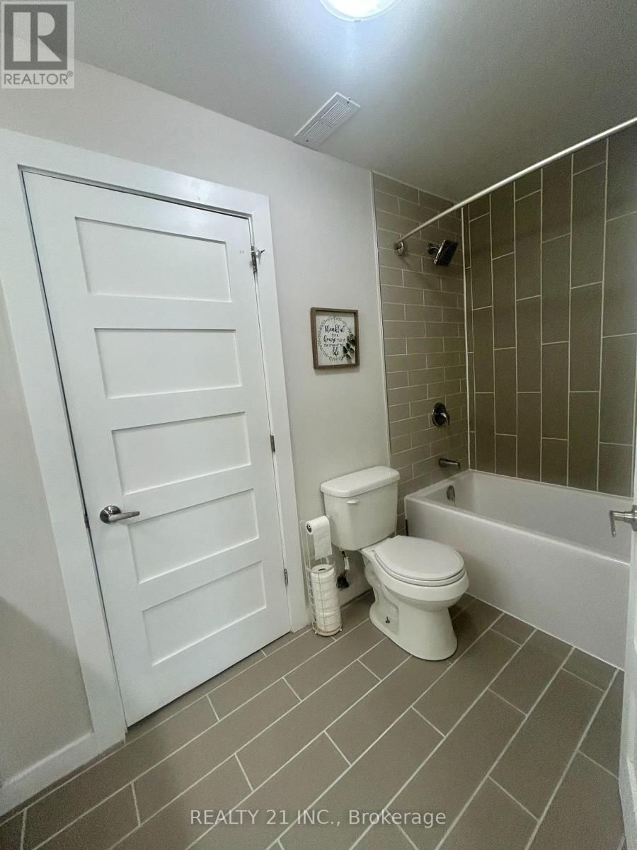 1078 - 100 MORNELLE COURT Image 33