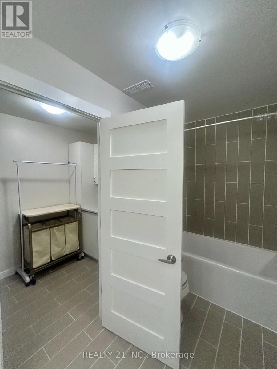 1078 - 100 MORNELLE COURT Image 34