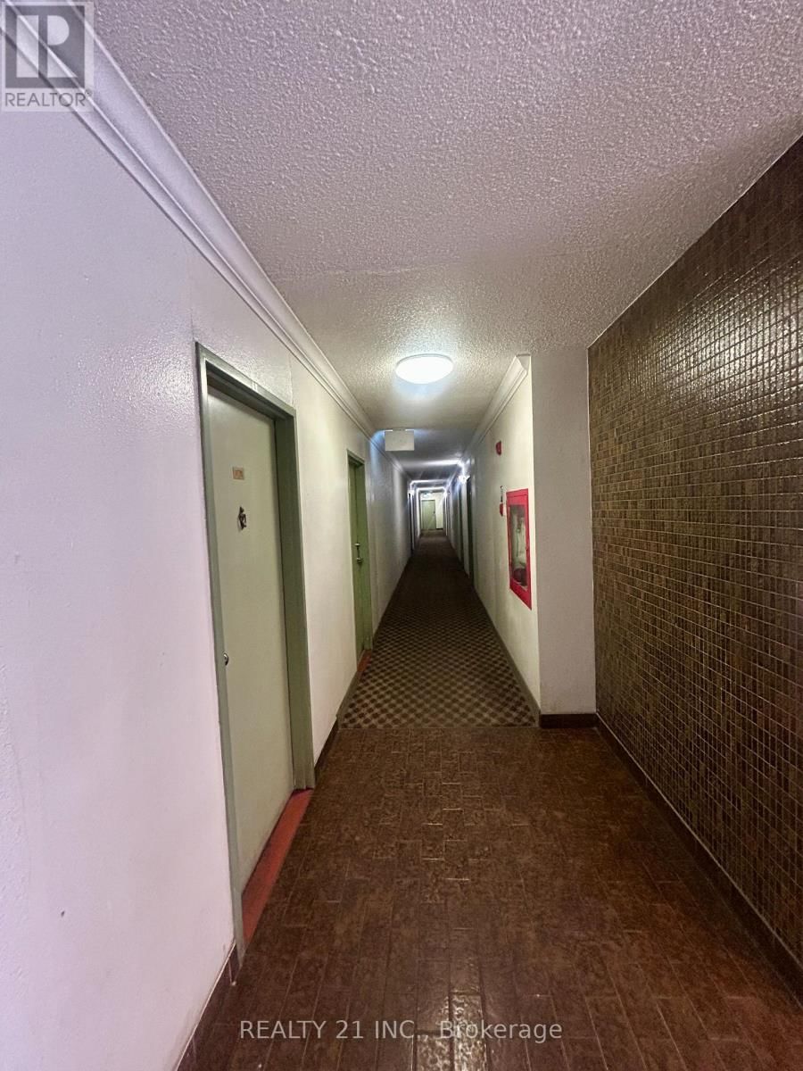 1078 - 100 MORNELLE COURT Image 39