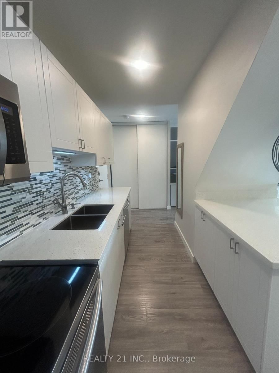 1078 - 100 MORNELLE COURT Image 4