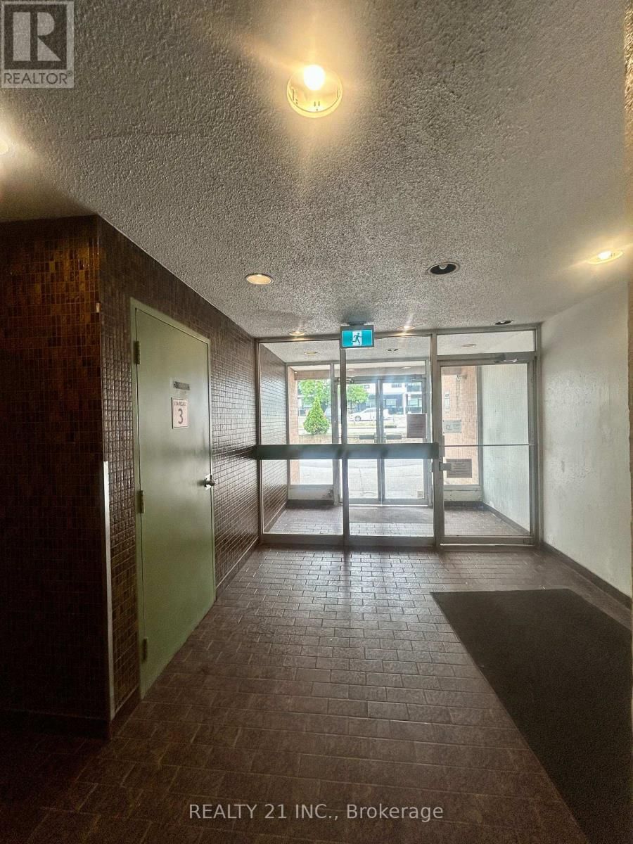 1078 - 100 MORNELLE COURT Image 41
