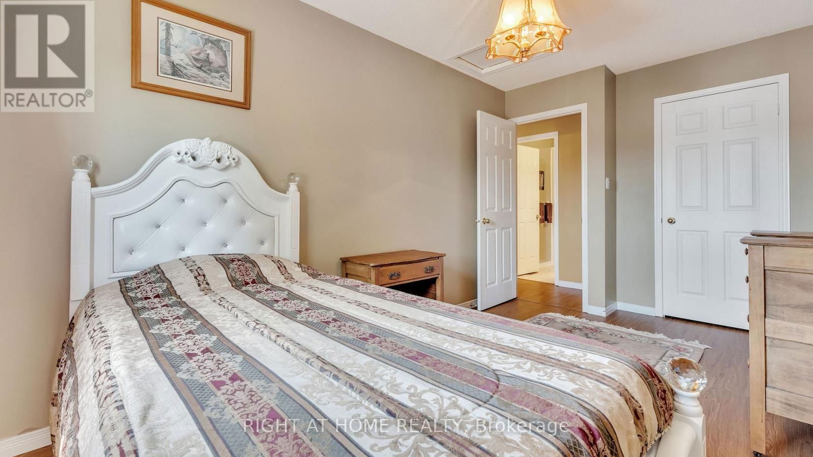 641 COLDSTREAM DRIVE Image 23