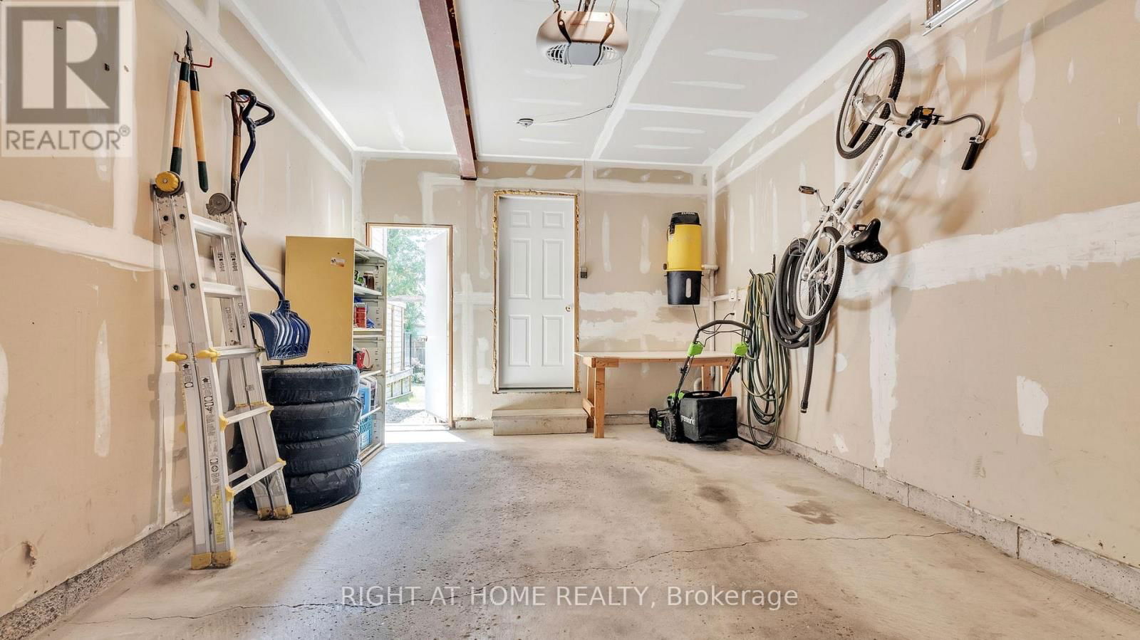 641 COLDSTREAM DRIVE Image 29