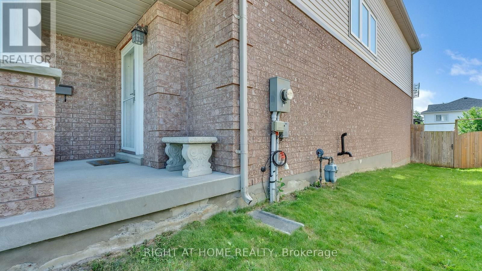 641 COLDSTREAM DRIVE Image 39