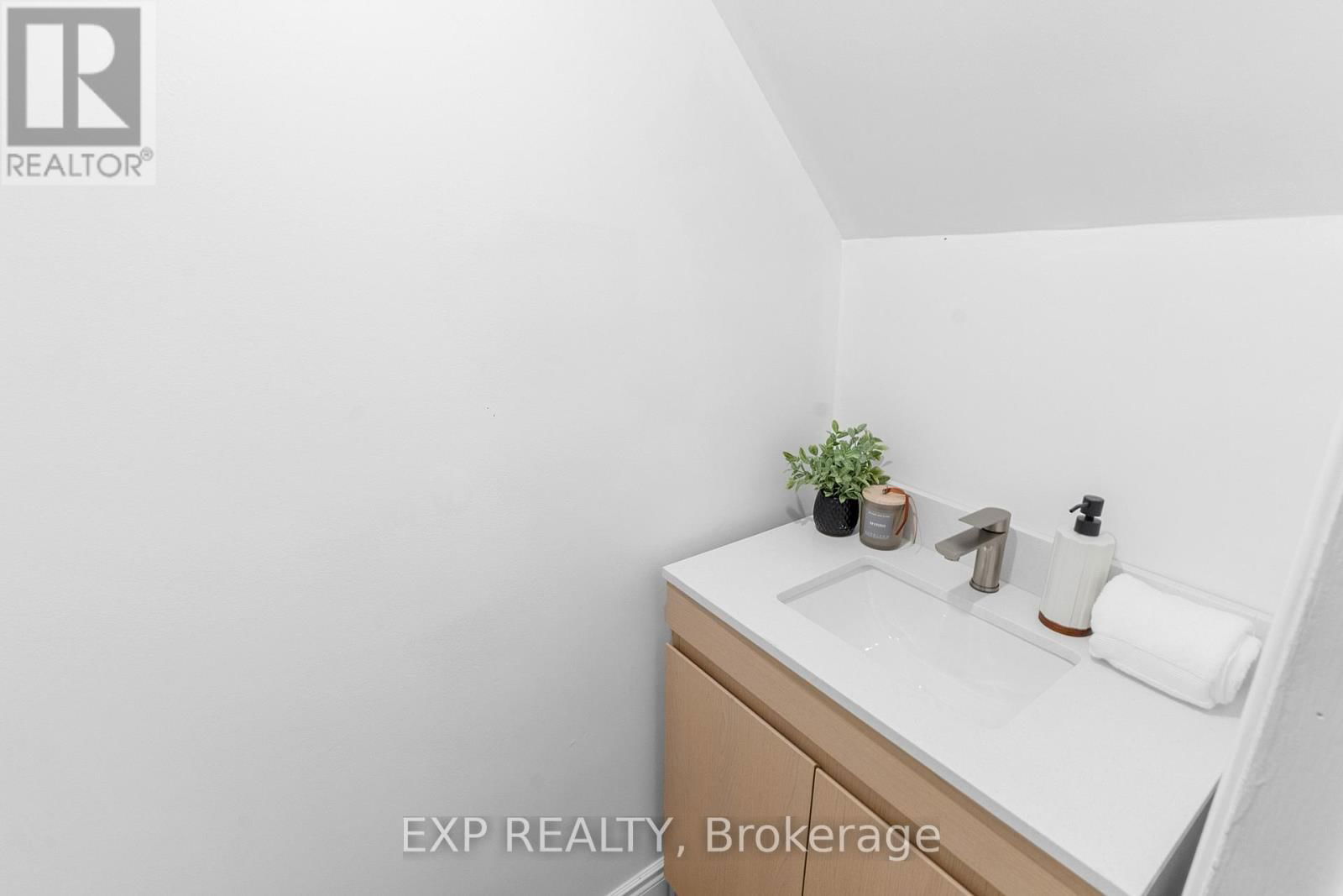 913 GENTRY CRESCENT Image 22