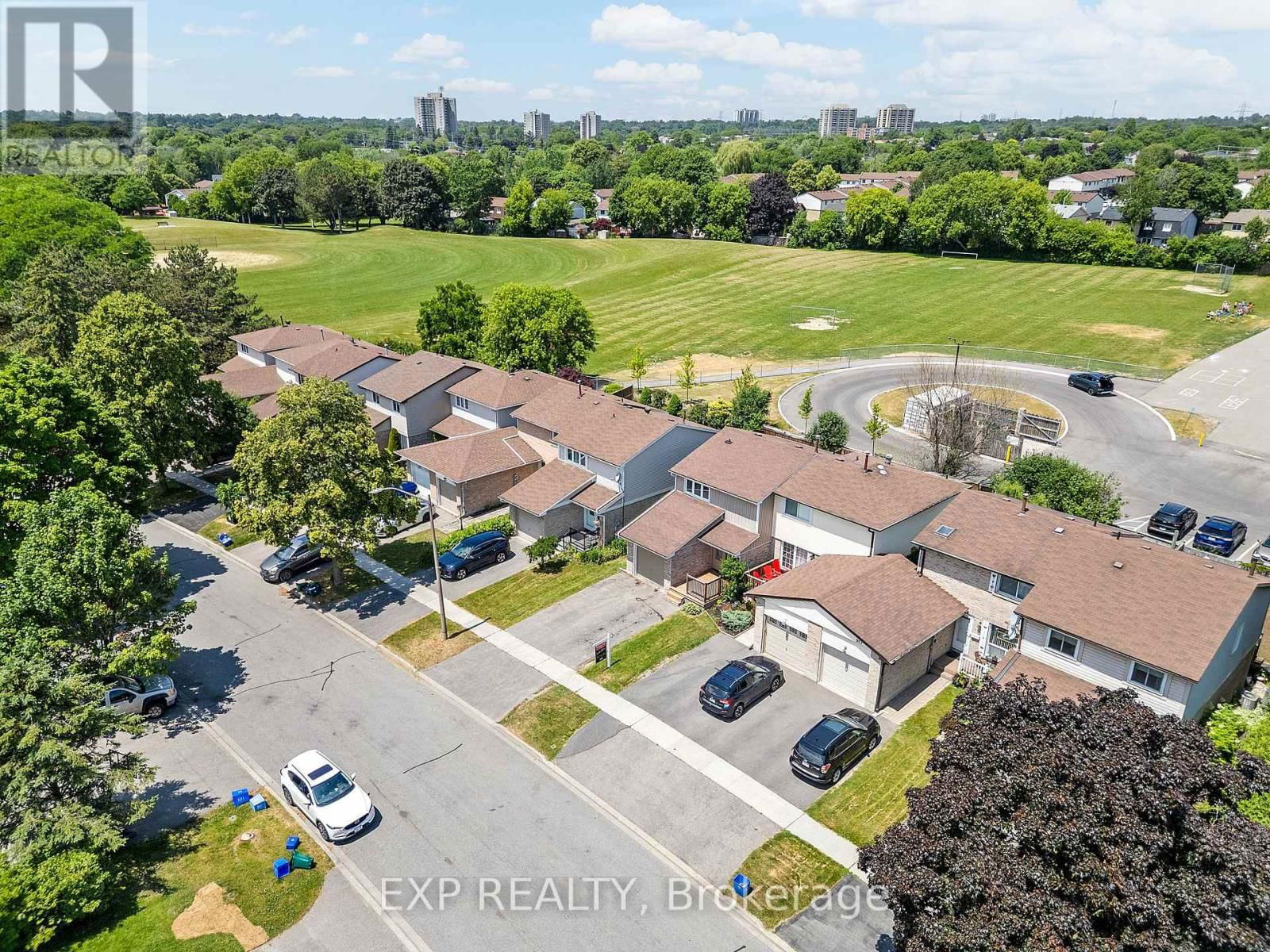 913 GENTRY CRESCENT Image 3
