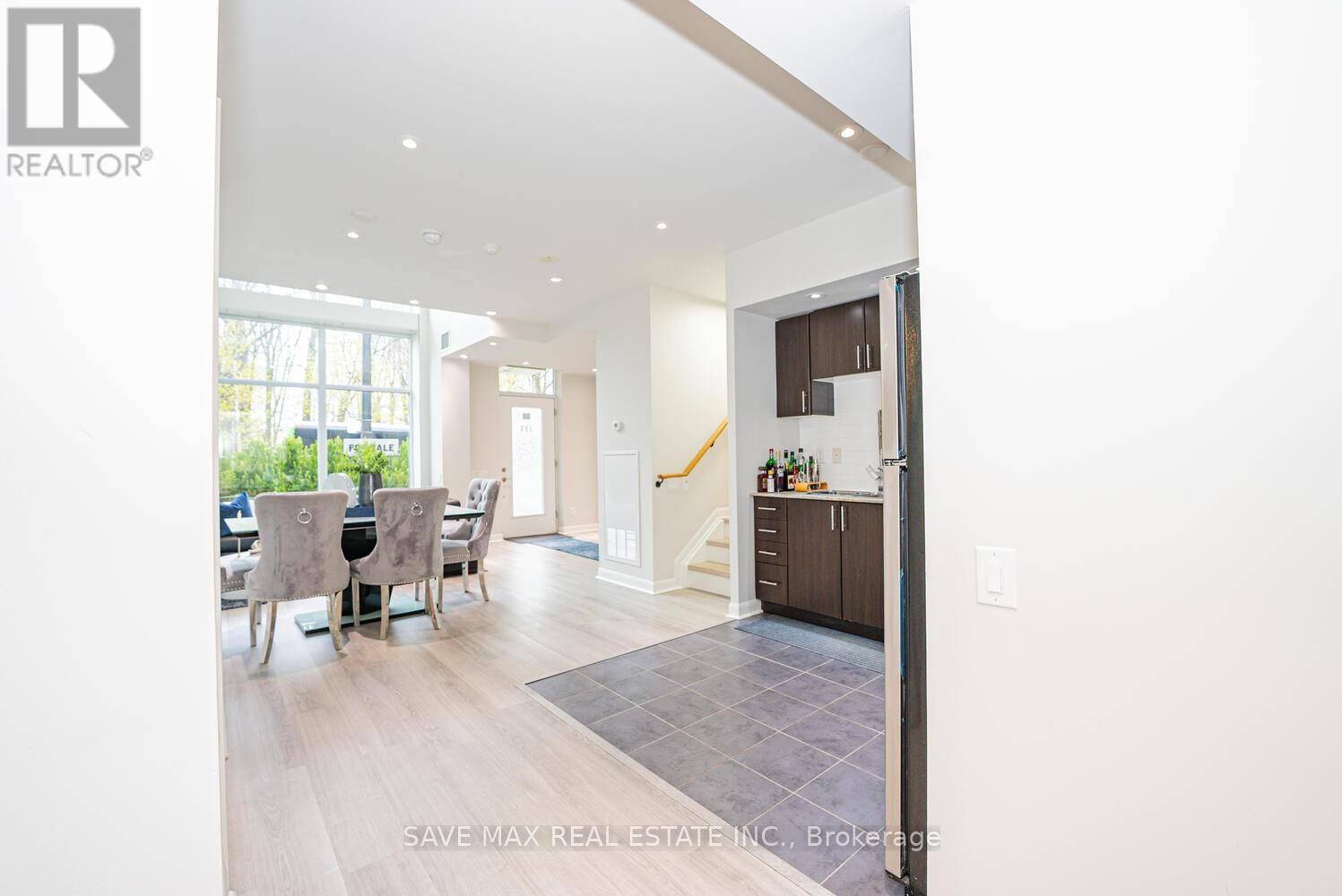 180 BOROUGH DRIVE Image 13