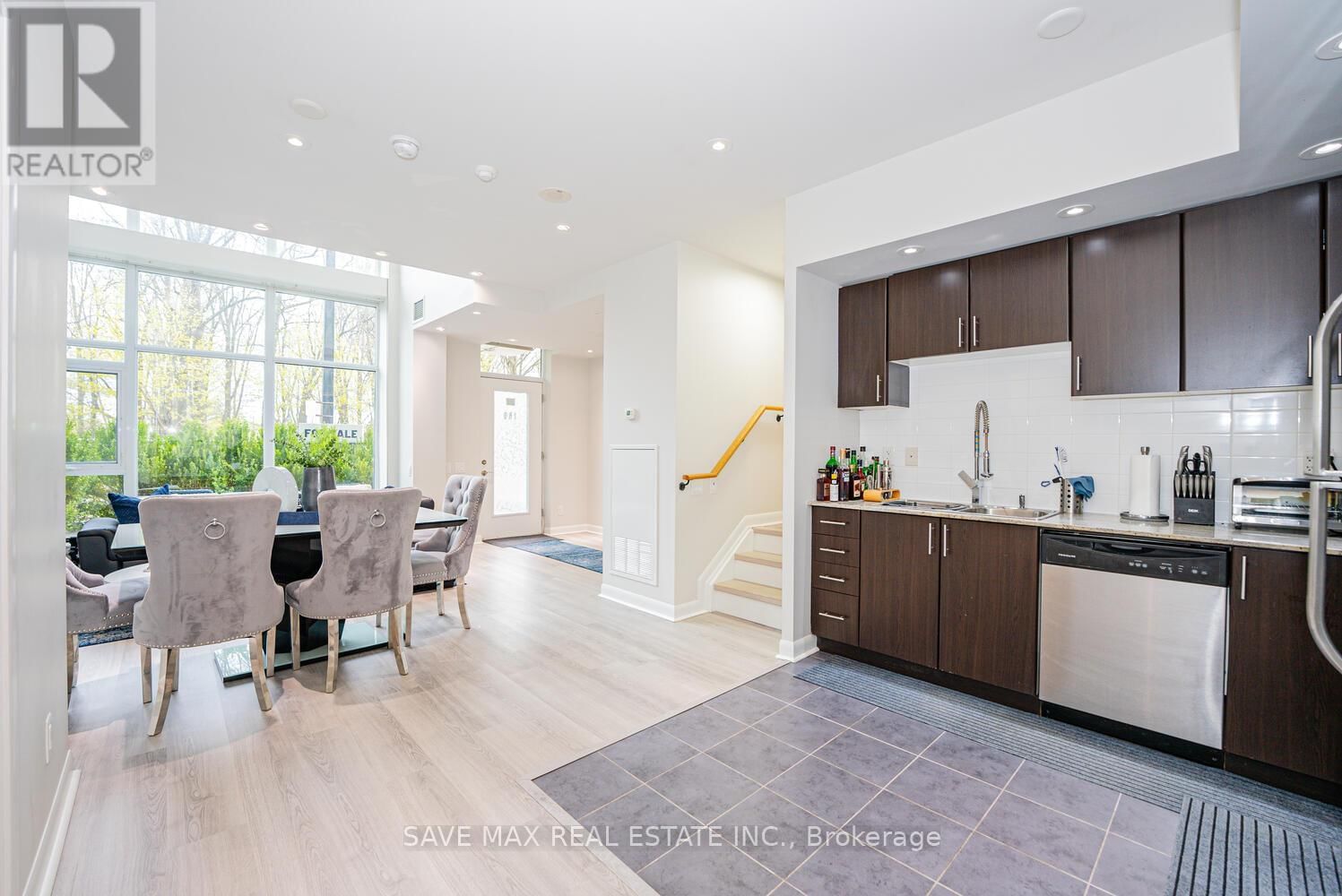 180 BOROUGH DRIVE Image 14