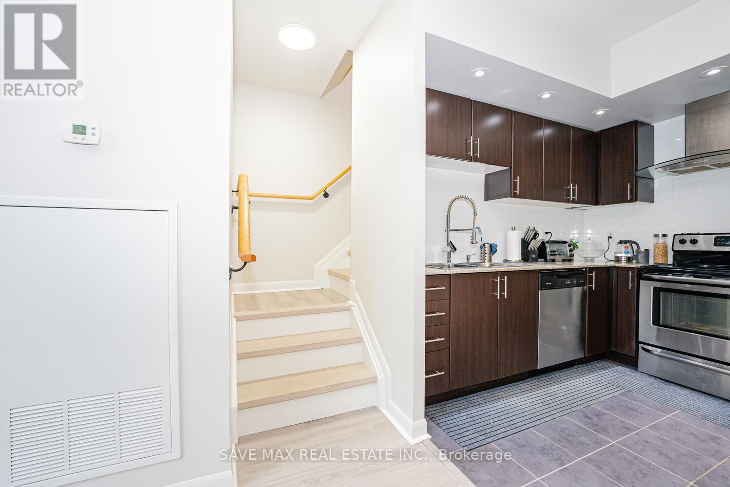 180 BOROUGH DRIVE Image 18